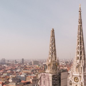 Kardinal Bozanić predvodi misu na završetku korizmene procesije od Katedrale do kapele sv. Roka